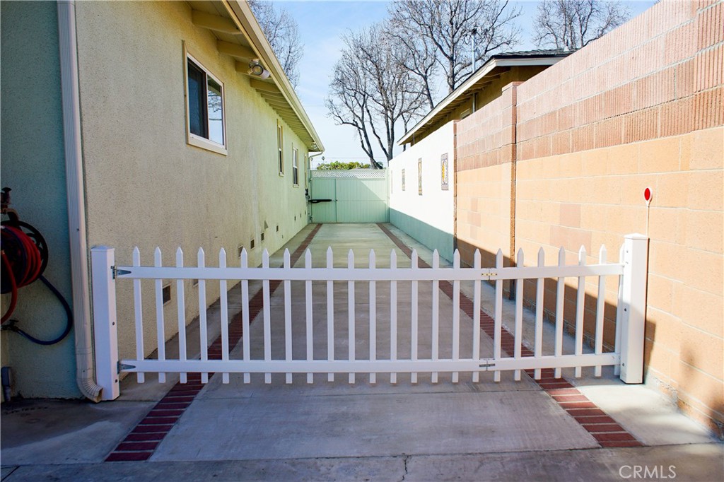 2019 Valencia Property Photo 53