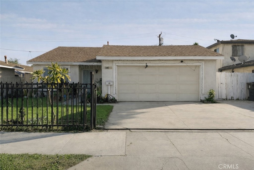 1402 Olive Property Photo 1