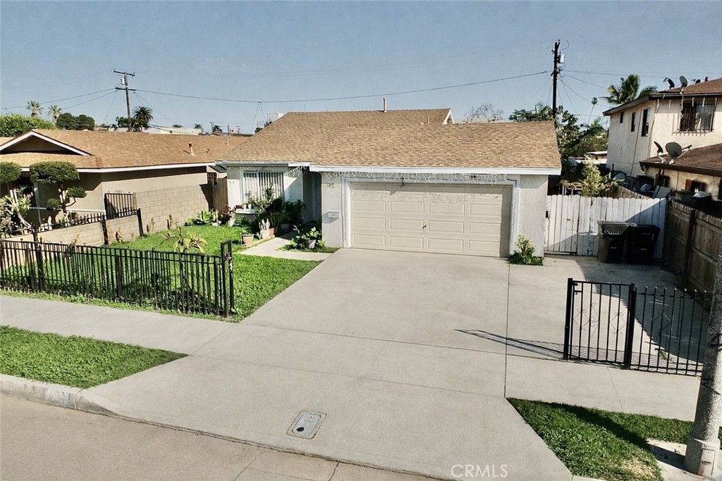 1402 Olive Property Photo 2