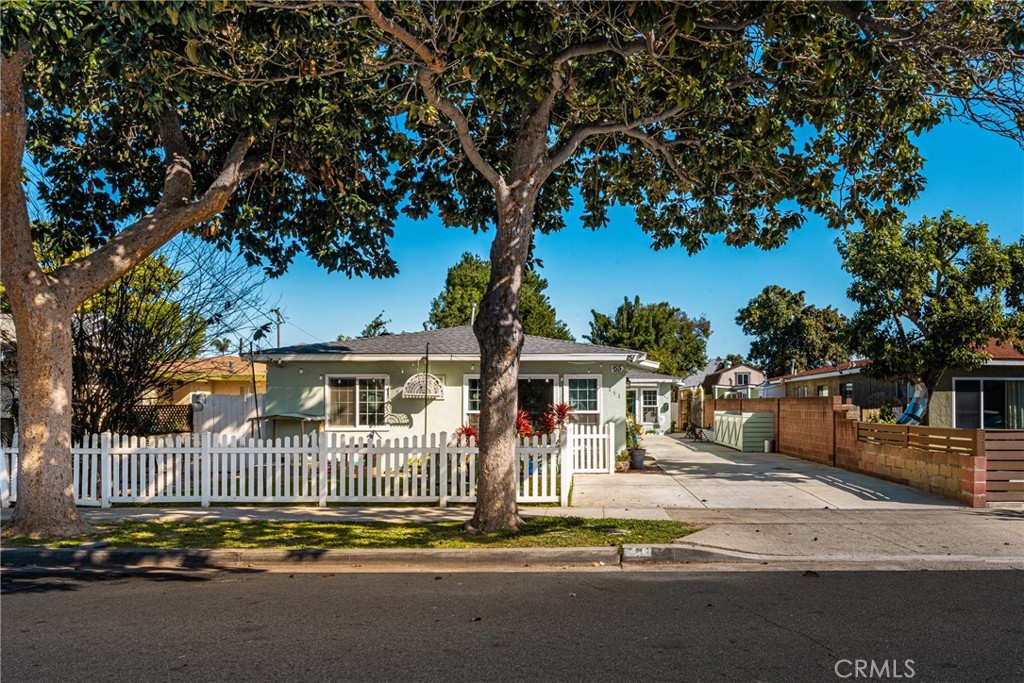 151 S Parker Street Property Photo 4