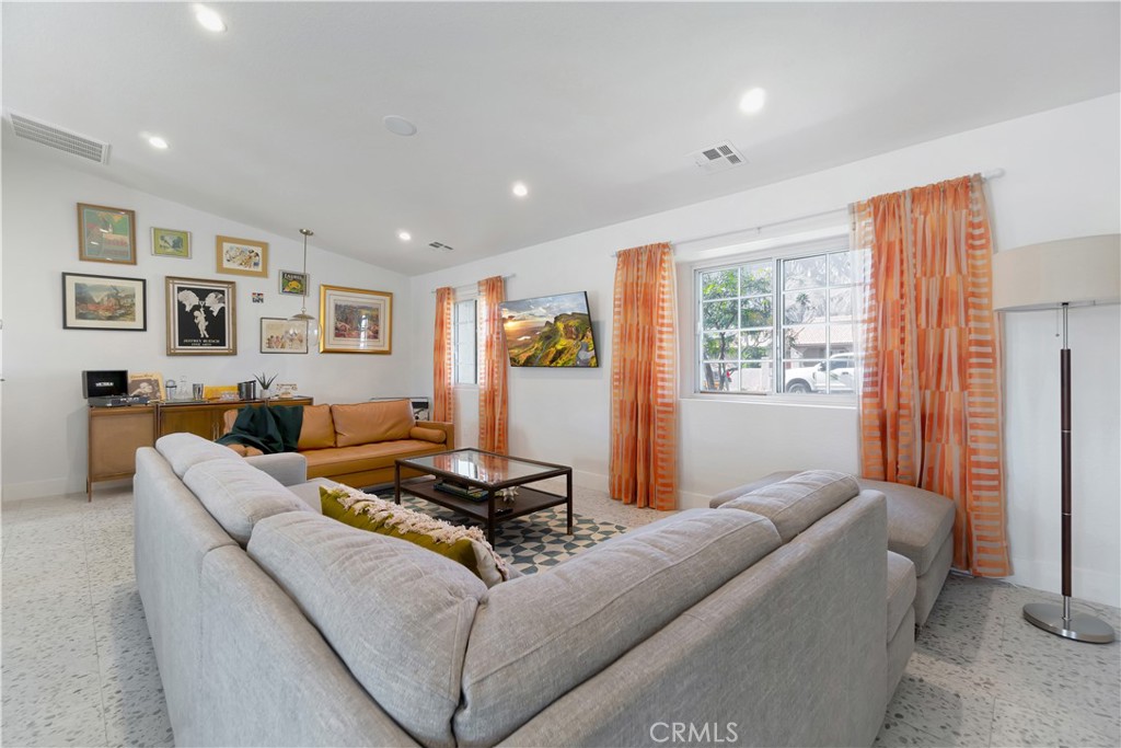 2280 Acacia W Property Photo 13