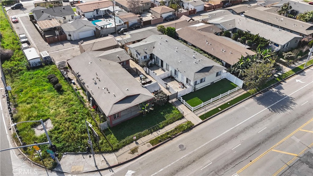 640 W Redondo Beach Property Photo 2