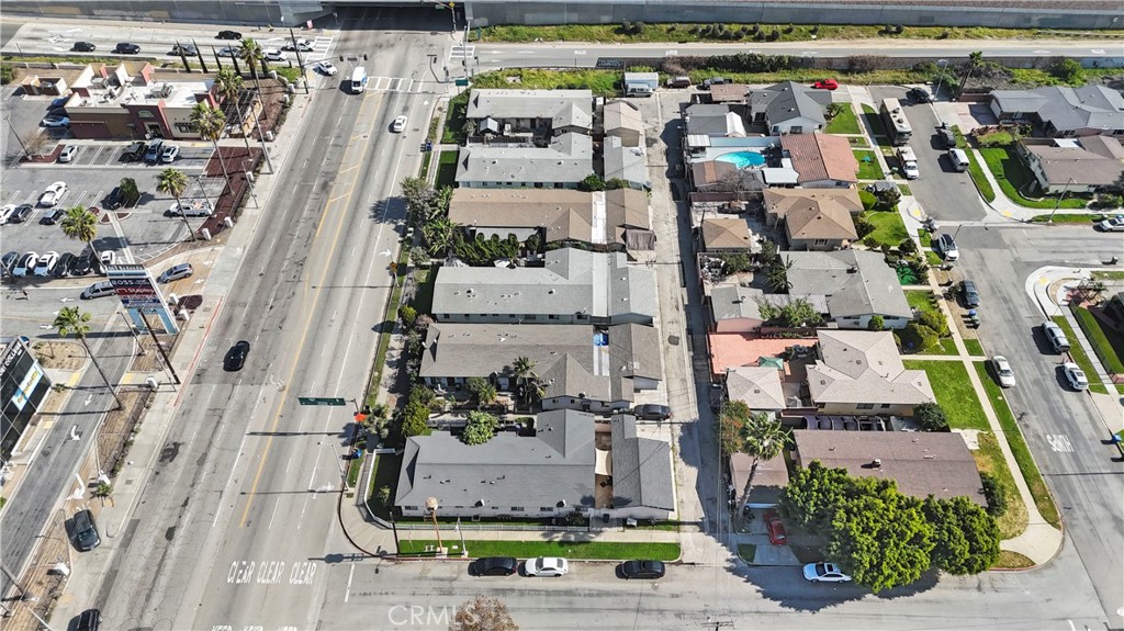 640 W Redondo Beach Property Photo 8