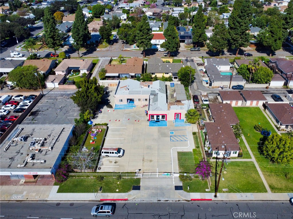 1555 W Commonwealth Avenue Property Photo 7
