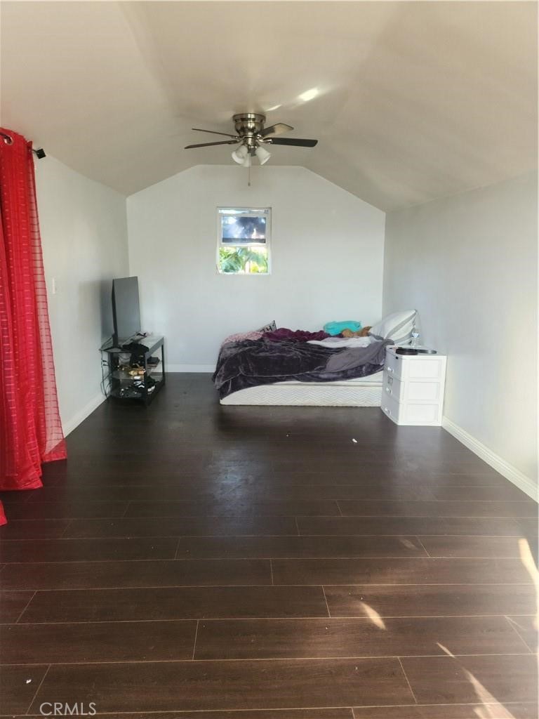 1210 1212 42 Place Property Photo 5