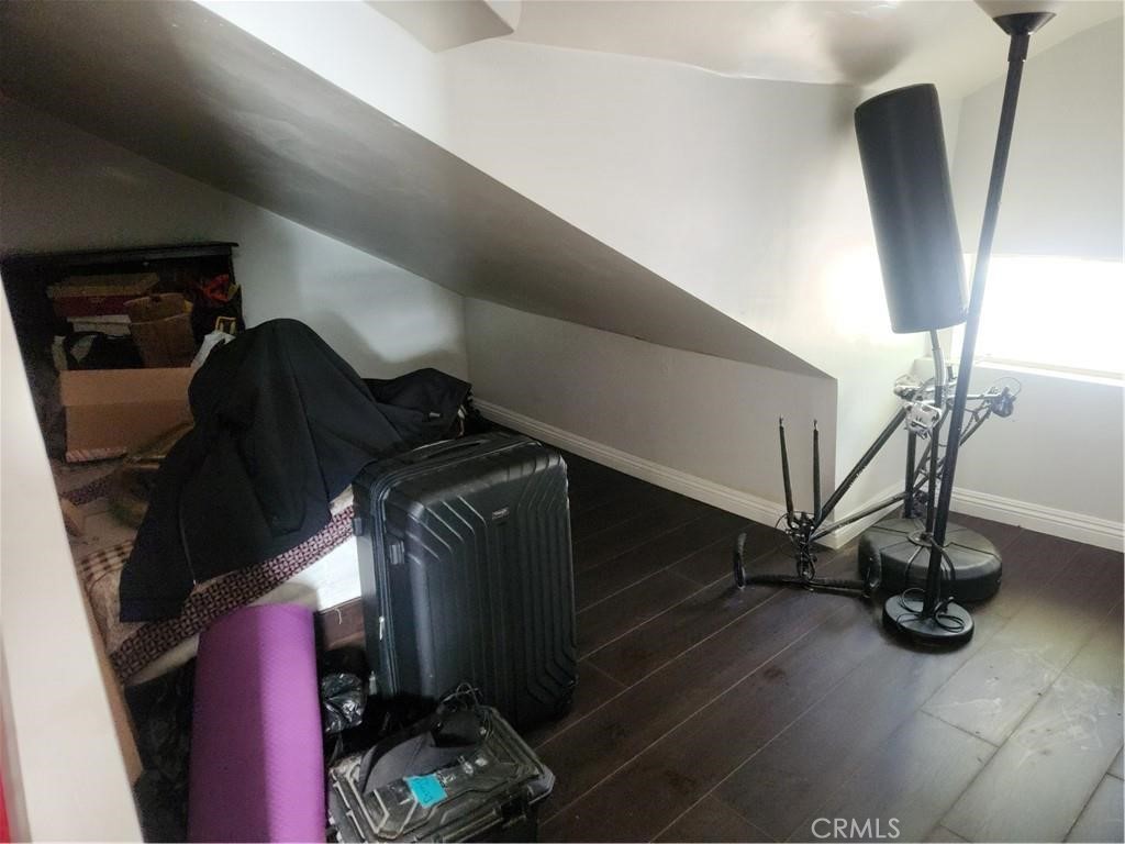 1210 1212 42 Place Property Photo 6