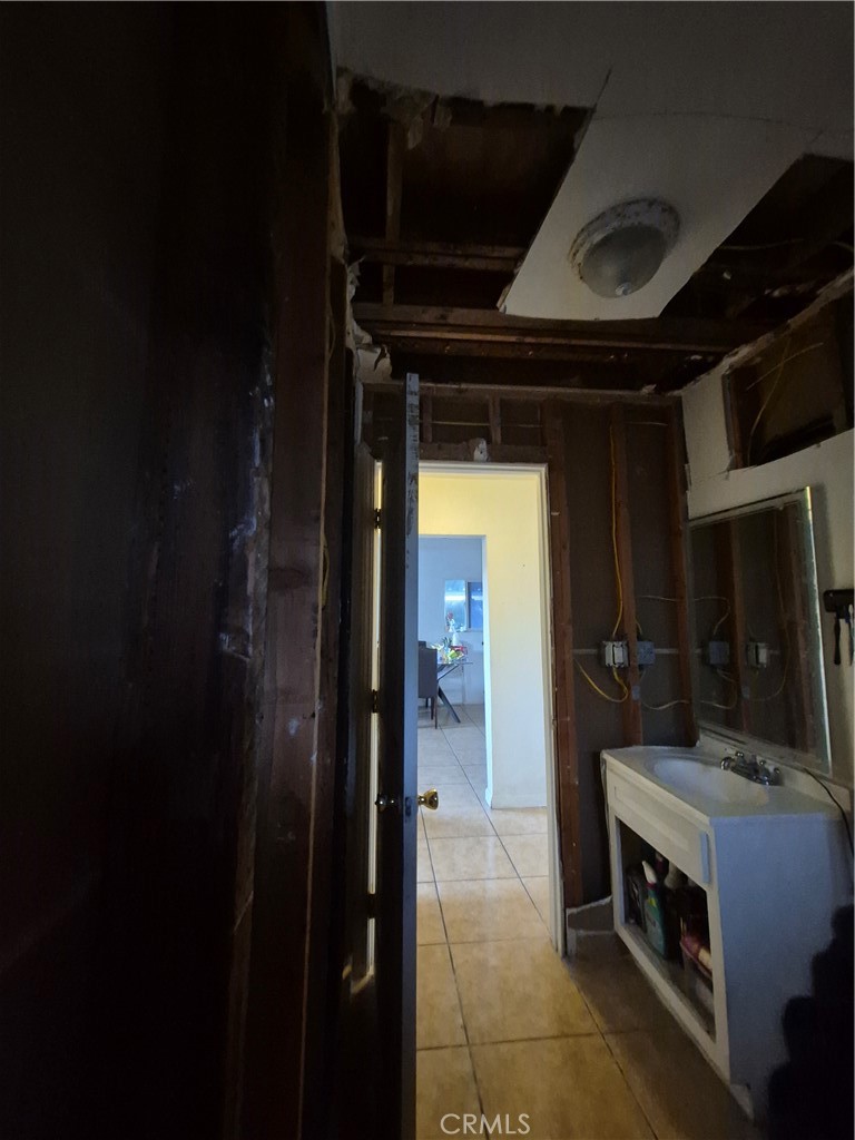 1210 1212 42 Place Property Photo 9