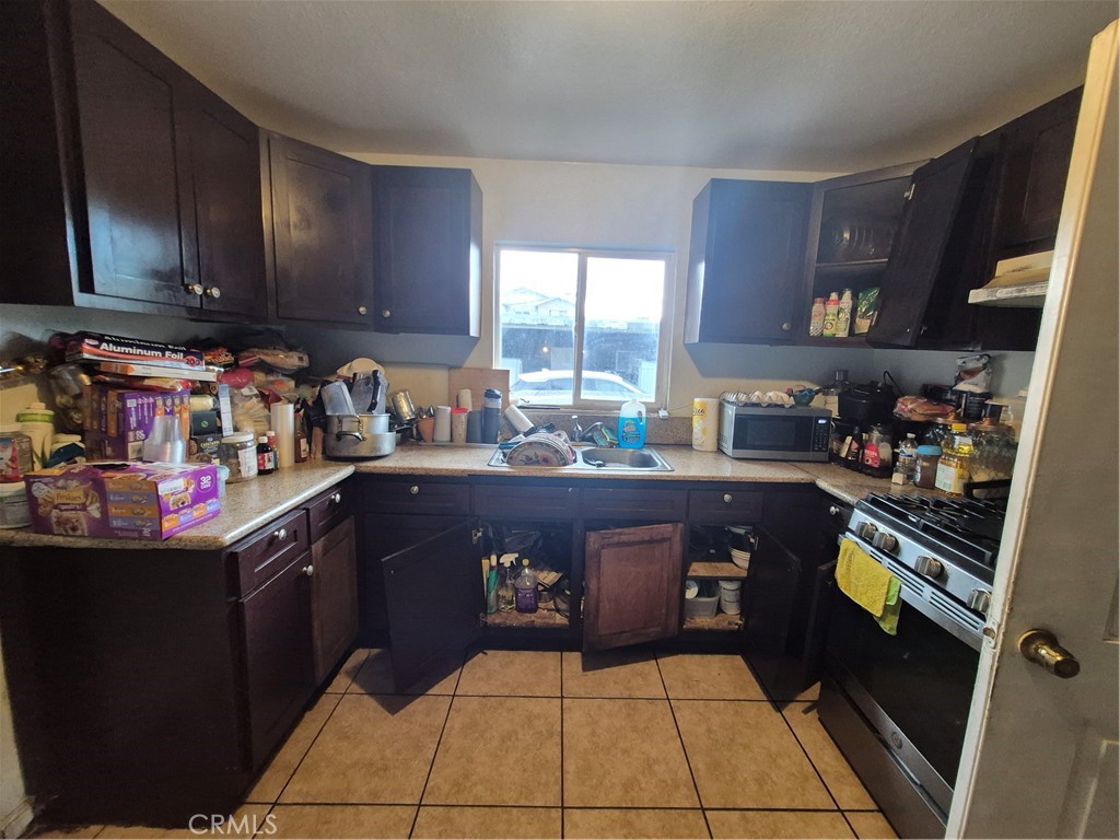 1210 1212 42 Place Property Photo 11