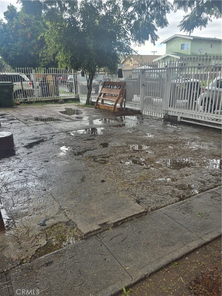 1210 1212 42 Place Property Photo 17