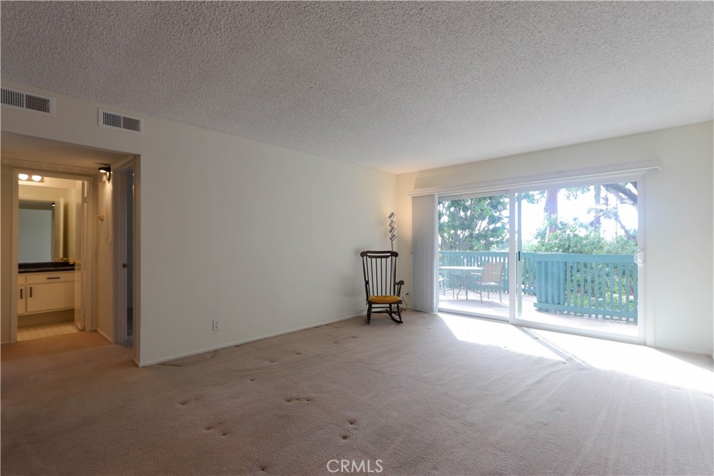 424 N Bellflower 101 Property Photo 5