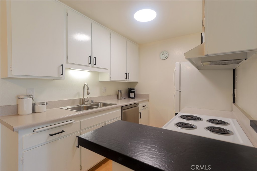424 N Bellflower 101 Property Photo 18