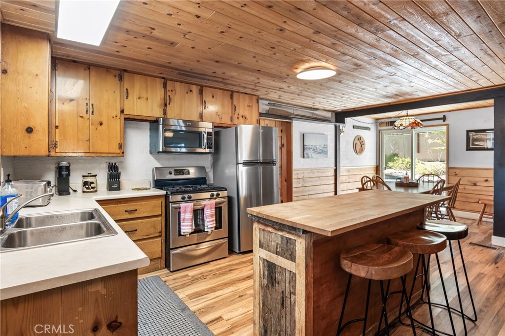 547 Chipmunk Property Photo 12