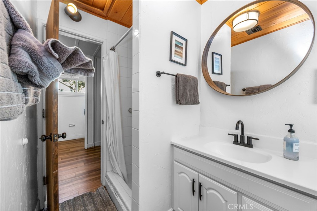 547 Chipmunk Property Photo 19