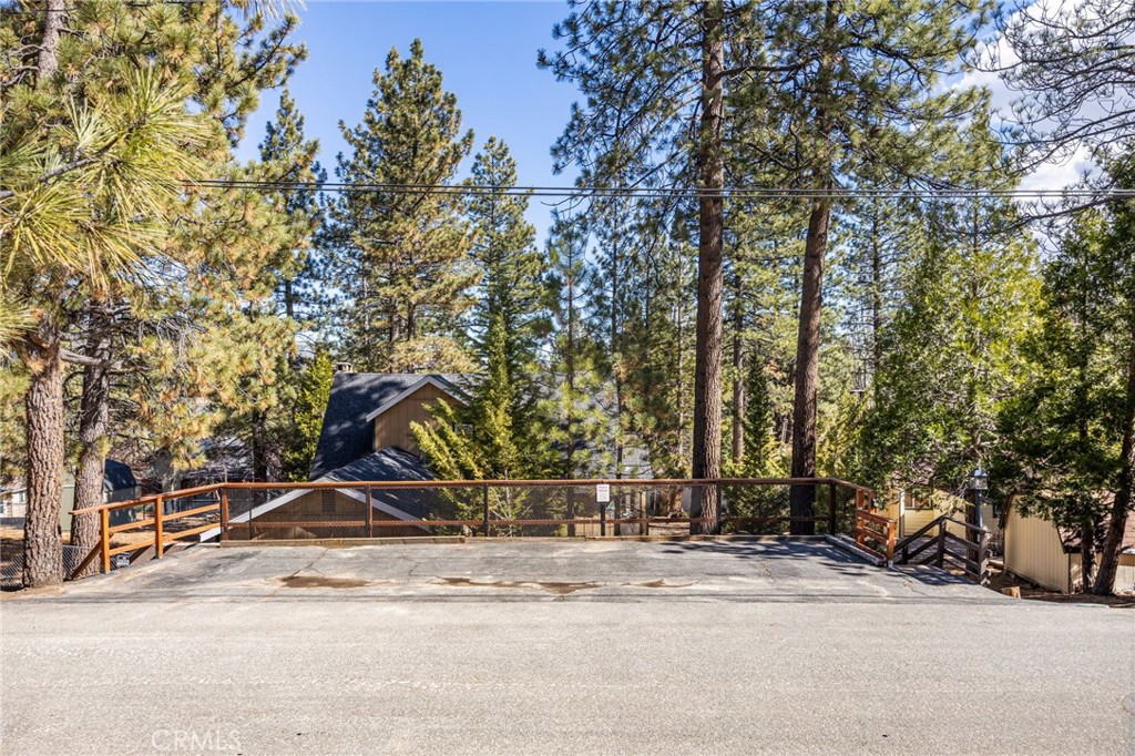 547 Chipmunk Property Photo 32
