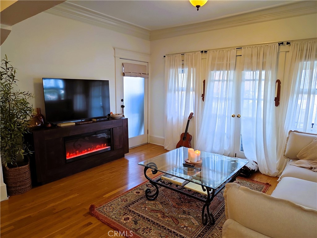 219 Redondo Avenue Property Photo 7