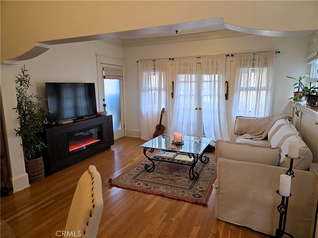 219 Redondo Avenue Property Photo 8