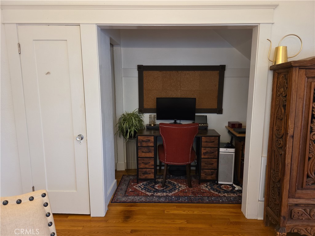 219 Redondo Avenue Property Photo 18