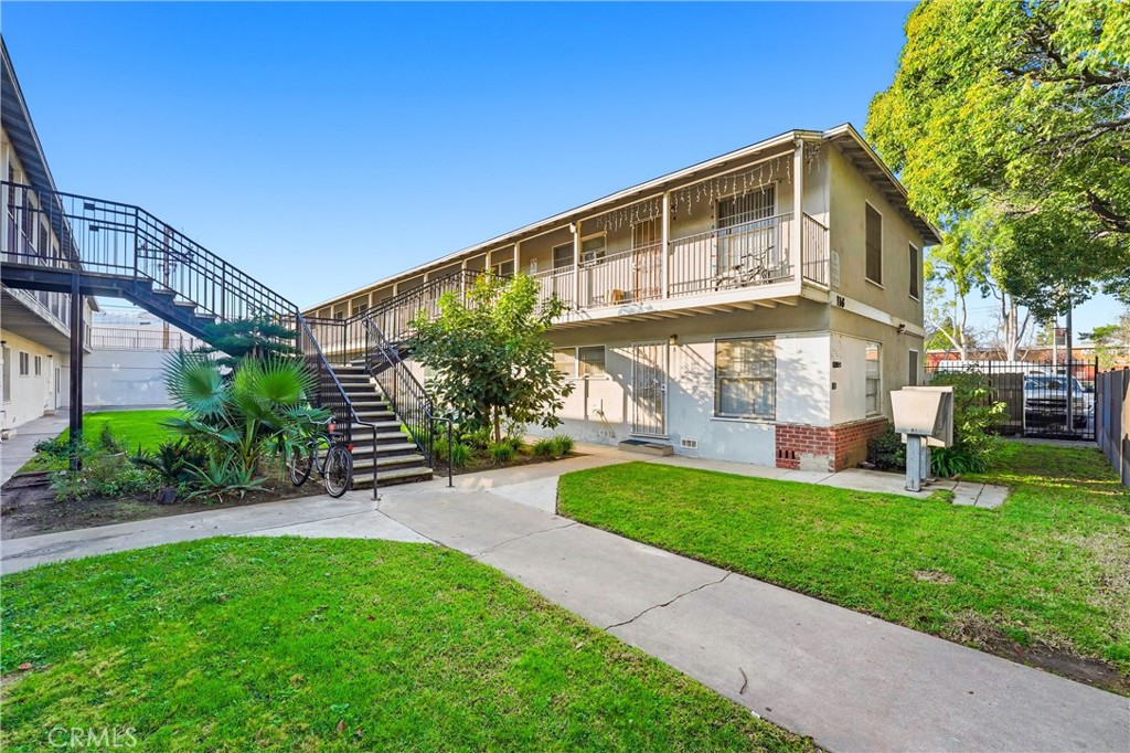 116 S Orange Property Photo 3