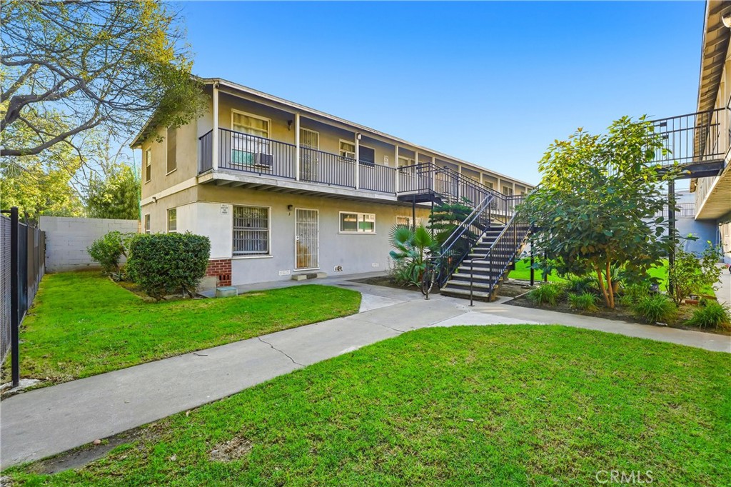 116 S Orange Property Photo 4
