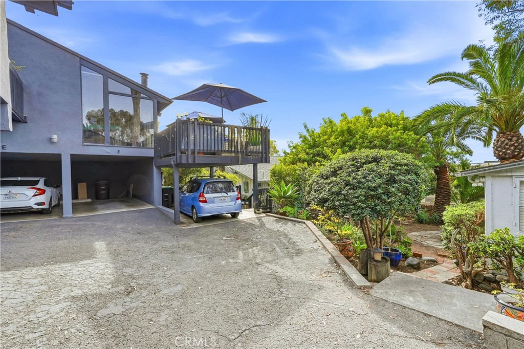 2101 Glenneyre Property Photo 5