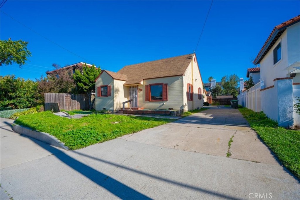 1586 Orange Property Photo 10