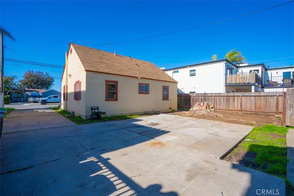 1586 Orange Property Photo 14