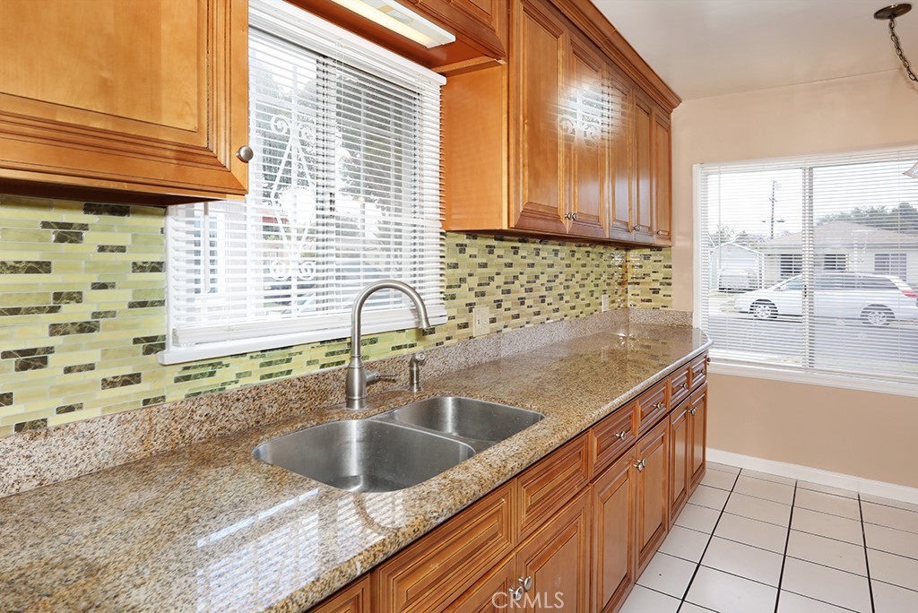 6449 Lemon Avenue Property Photo 7