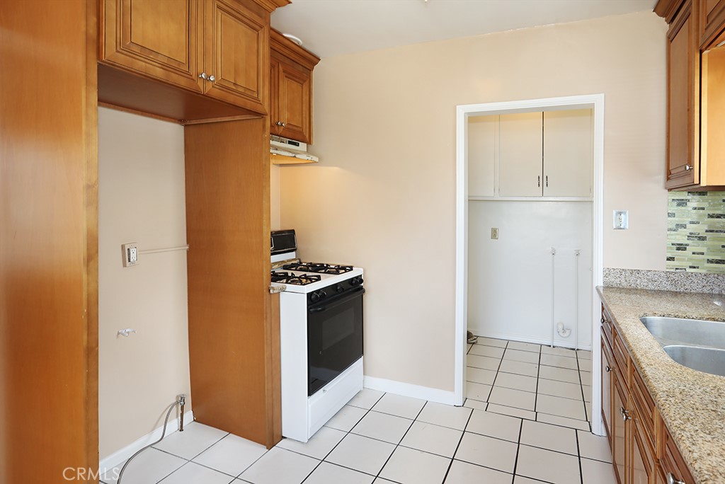 6449 Lemon Avenue Property Photo 10