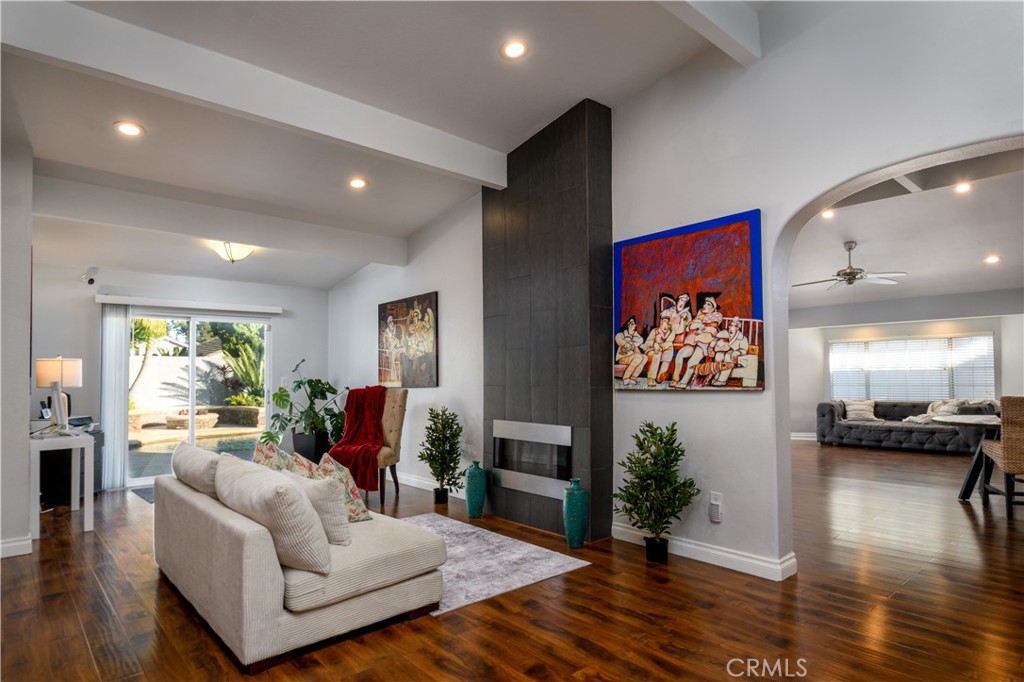 1126 Naples Property Photo 6