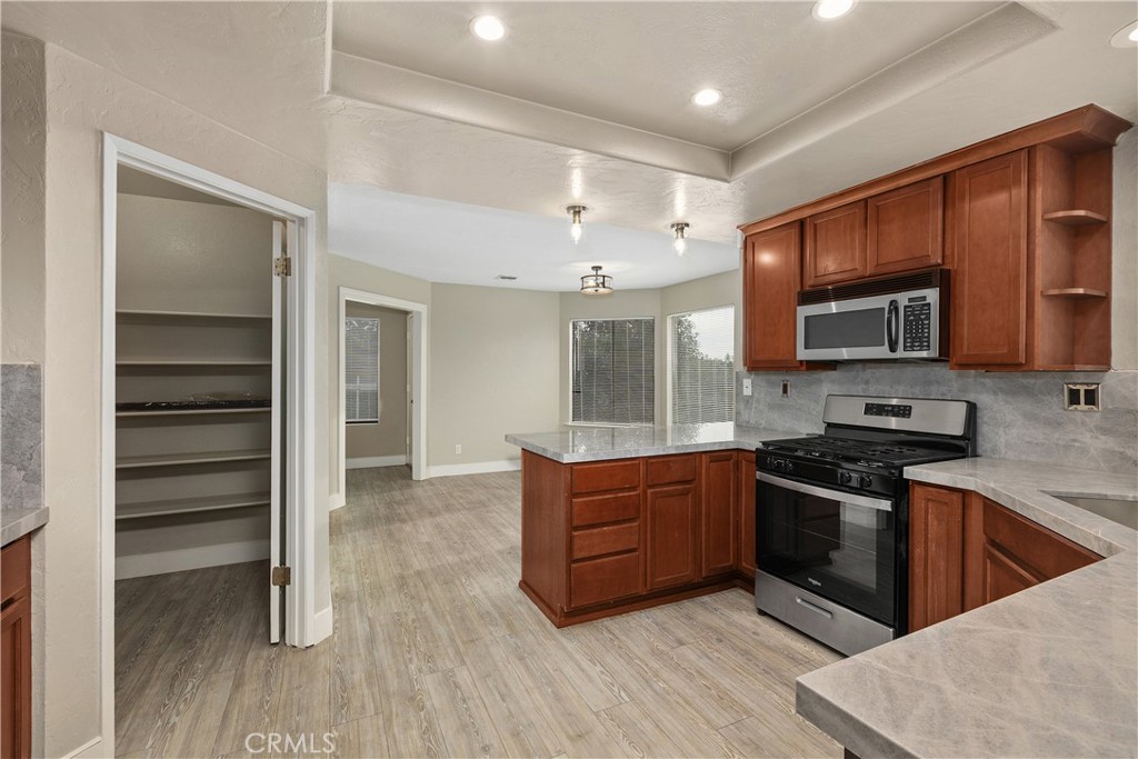 18434 Ramona View Drive Property Photo 11