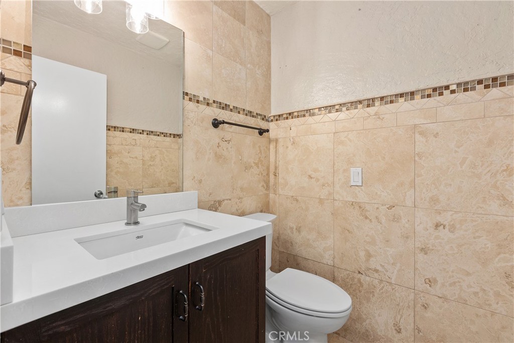 18434 Ramona View Drive Property Photo 20