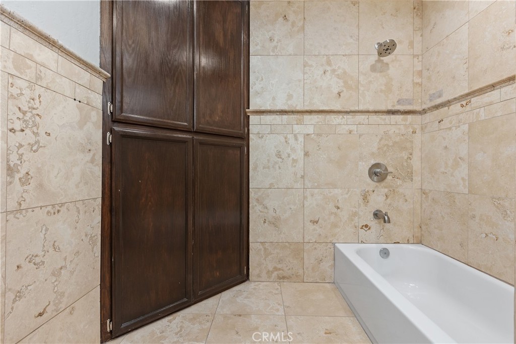 18434 Ramona View Drive Property Photo 32