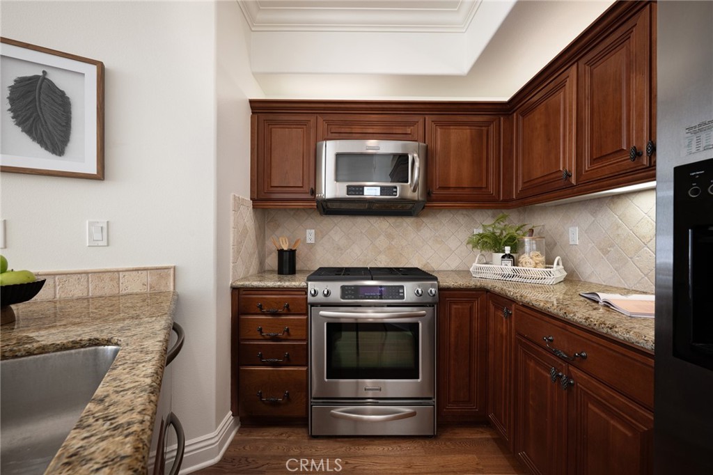 901 Deep Valley Drive 302 Property Photo 12