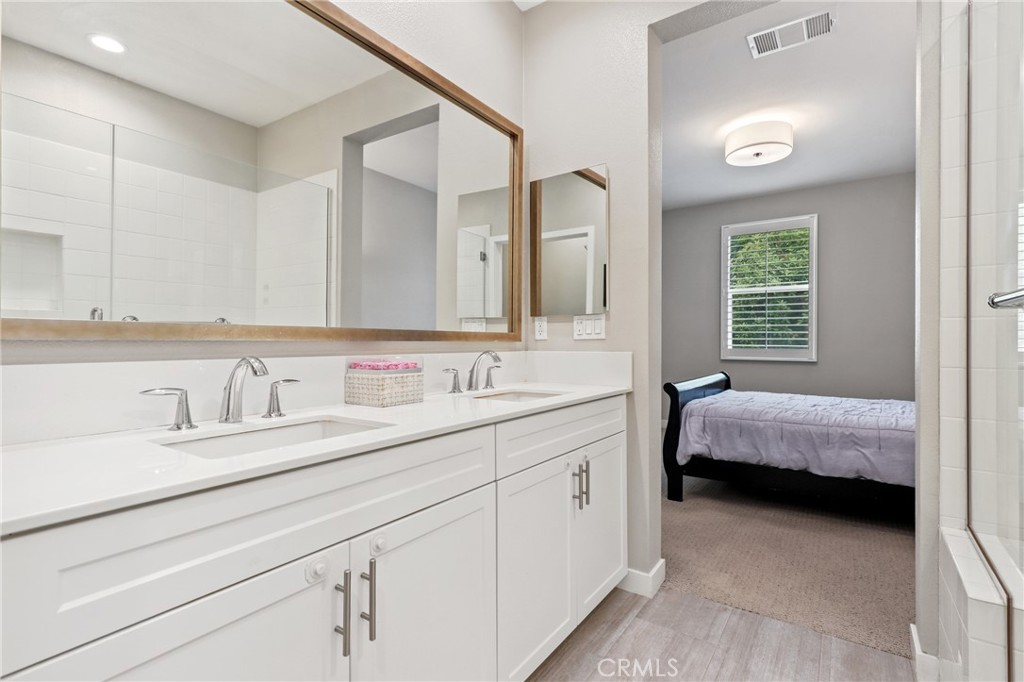 649 W Foothill Boulevard 2 Property Photo 16