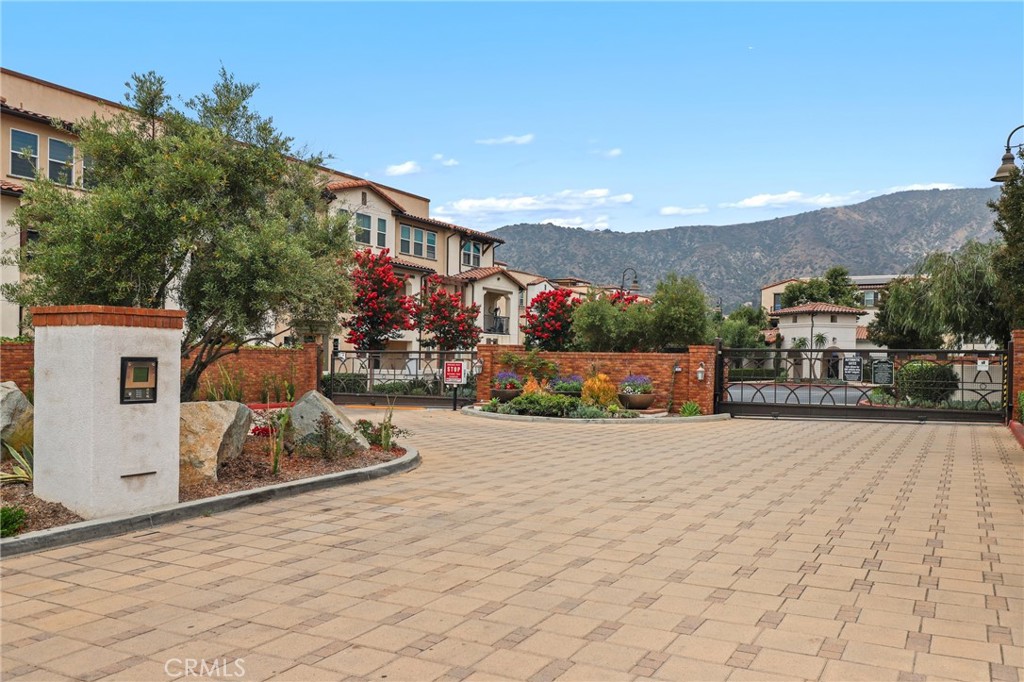 649 W Foothill Boulevard 2 Property Photo 30