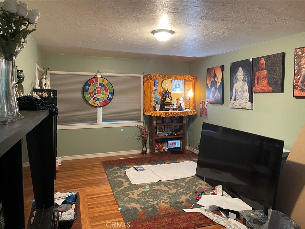 9220 Cherry Property Photo 2