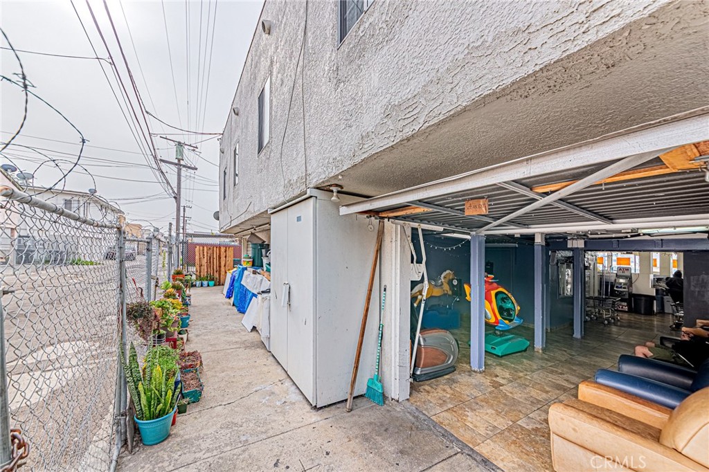 1756 Pacific Property Photo 23
