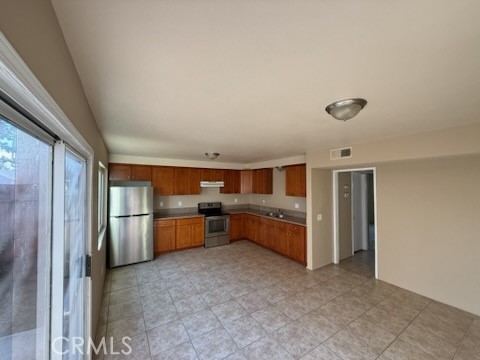 249 E Jackson Street B Property Photo 6