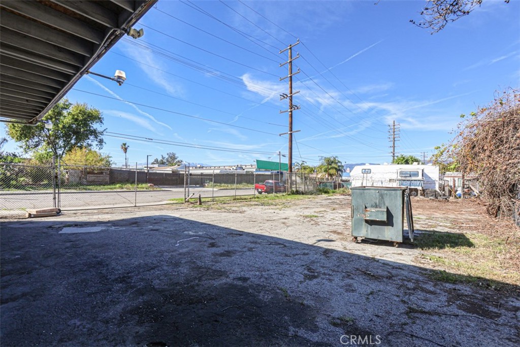 444 Oak Street Property Photo 4