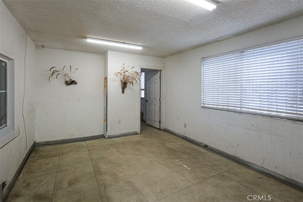 444 Oak Street Property Photo 10