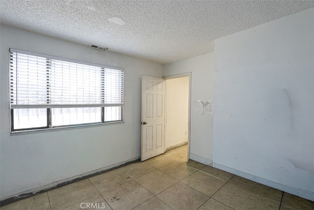444 Oak Street Property Photo 13
