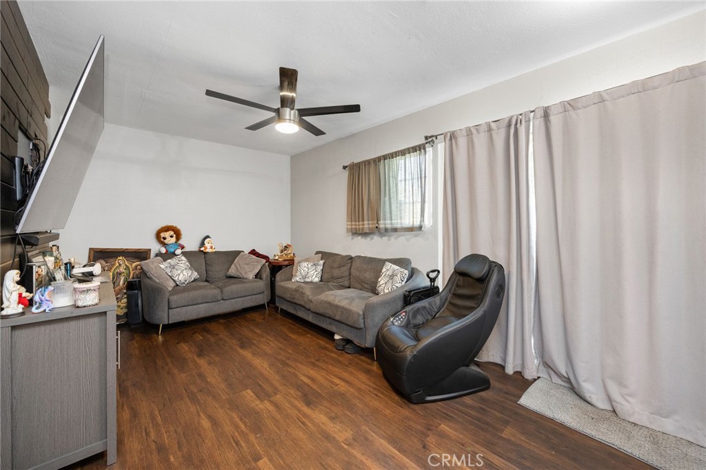 626 N Grand Property Photo 19