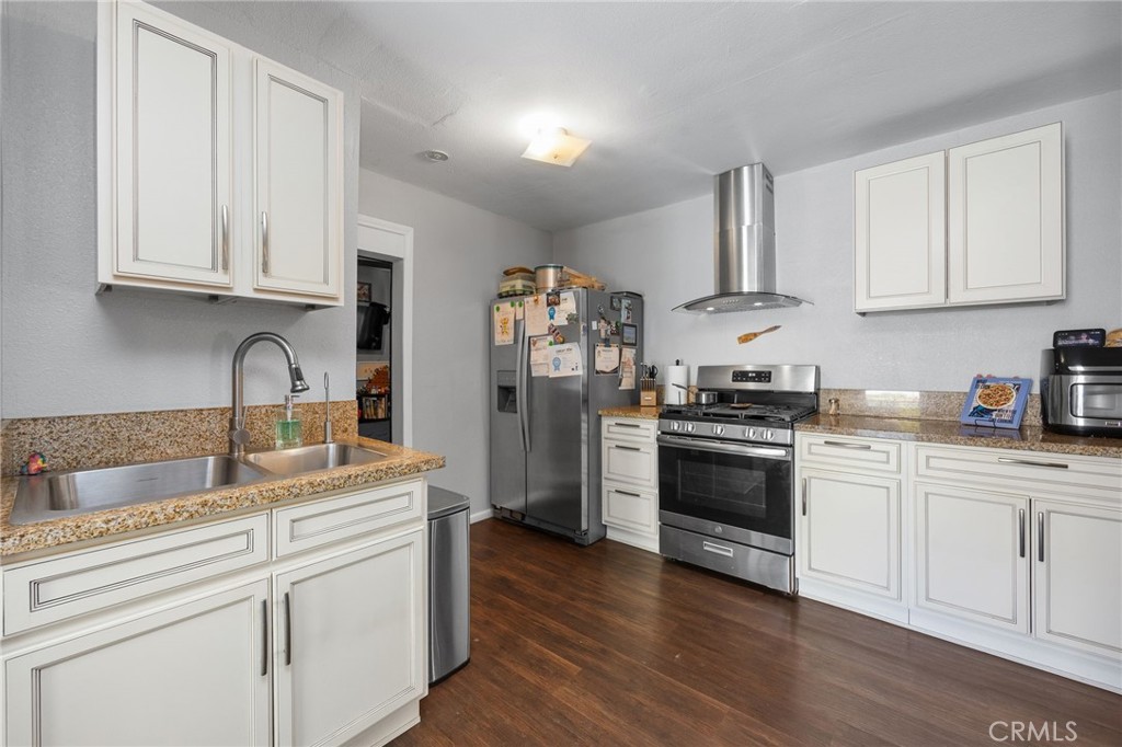626 N Grand Property Photo 21