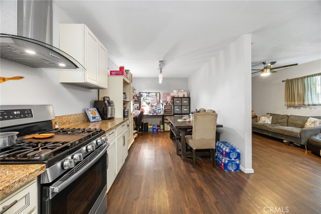 626 N Grand Property Photo 23