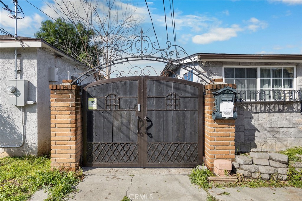 626 N Grand Property Photo 36