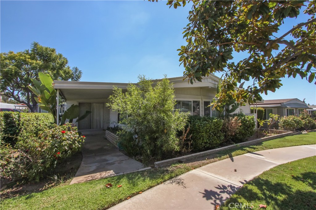 16959 Lake Park Property Photo 1