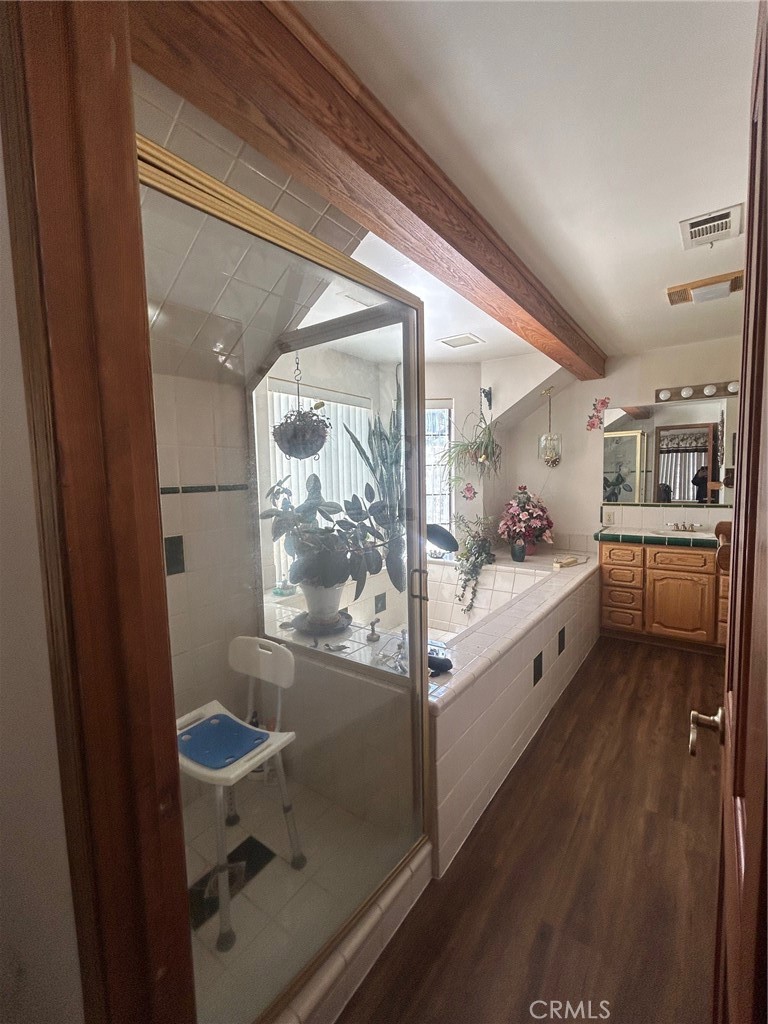 833 Talmadge Property Photo 17