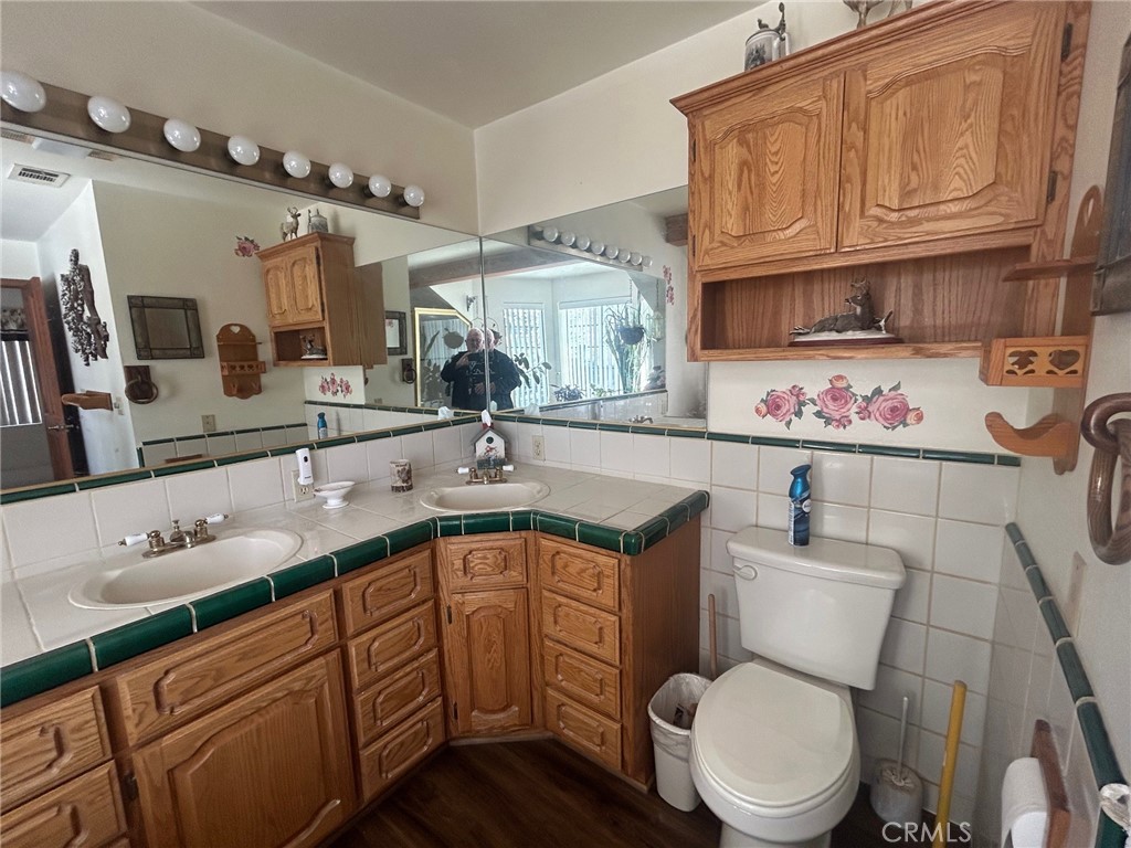 833 Talmadge Property Photo 21