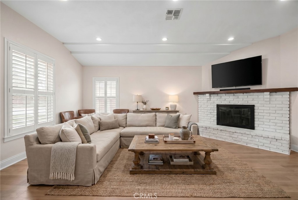 1305 S Cabrillo Property Photo 7