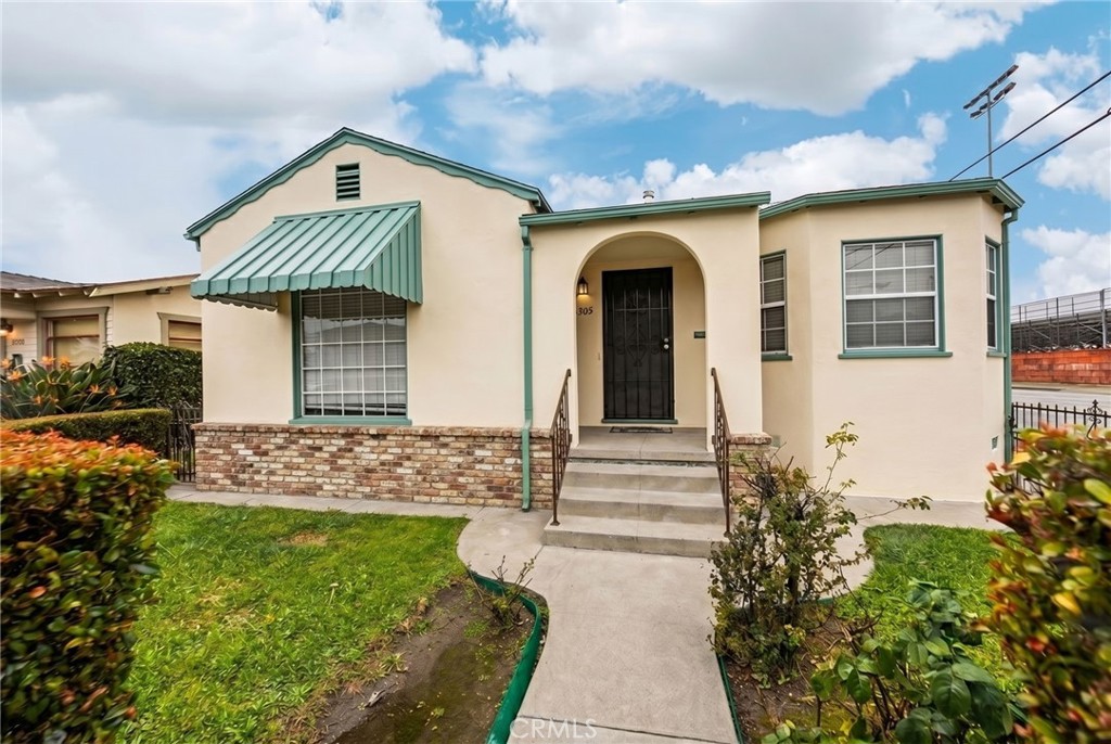 1305 S Cabrillo Property Photo 16